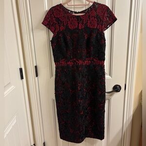 Monique Lhuillier Royal Rose Sheath Dress Black Lace Over Red Size 12 Glam